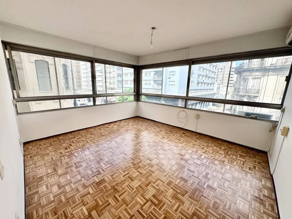 Gran apartamento en 18 de julio y vázquez en pleno centro, 4 DORMITORIOS!!!